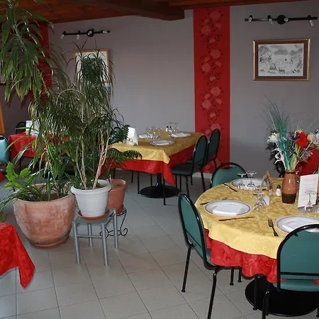 La Renaissance Hotel